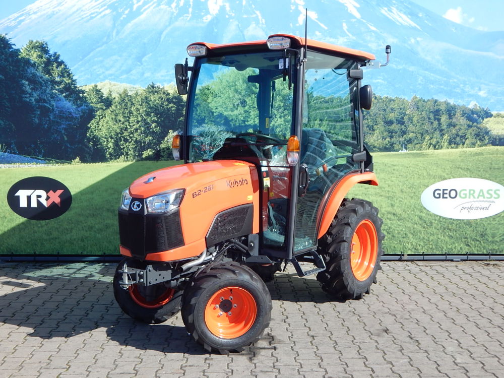 Kubota, model B2261 Hydrostat, Kabina z klimatyzacją